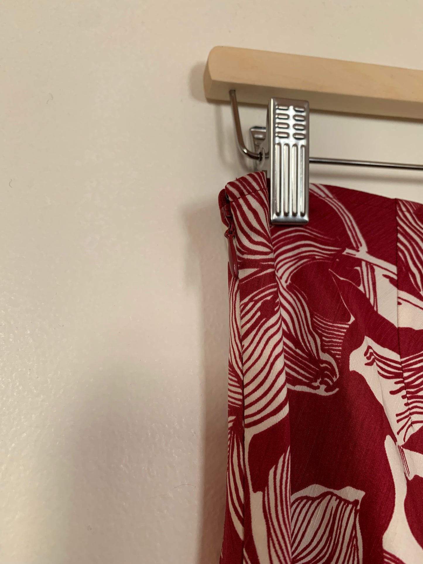 Maroon & white midi skirt