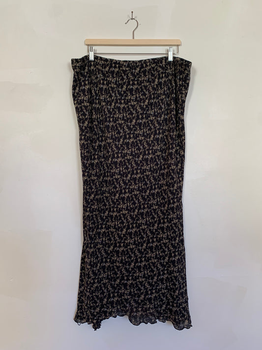 Dark romantic skirt